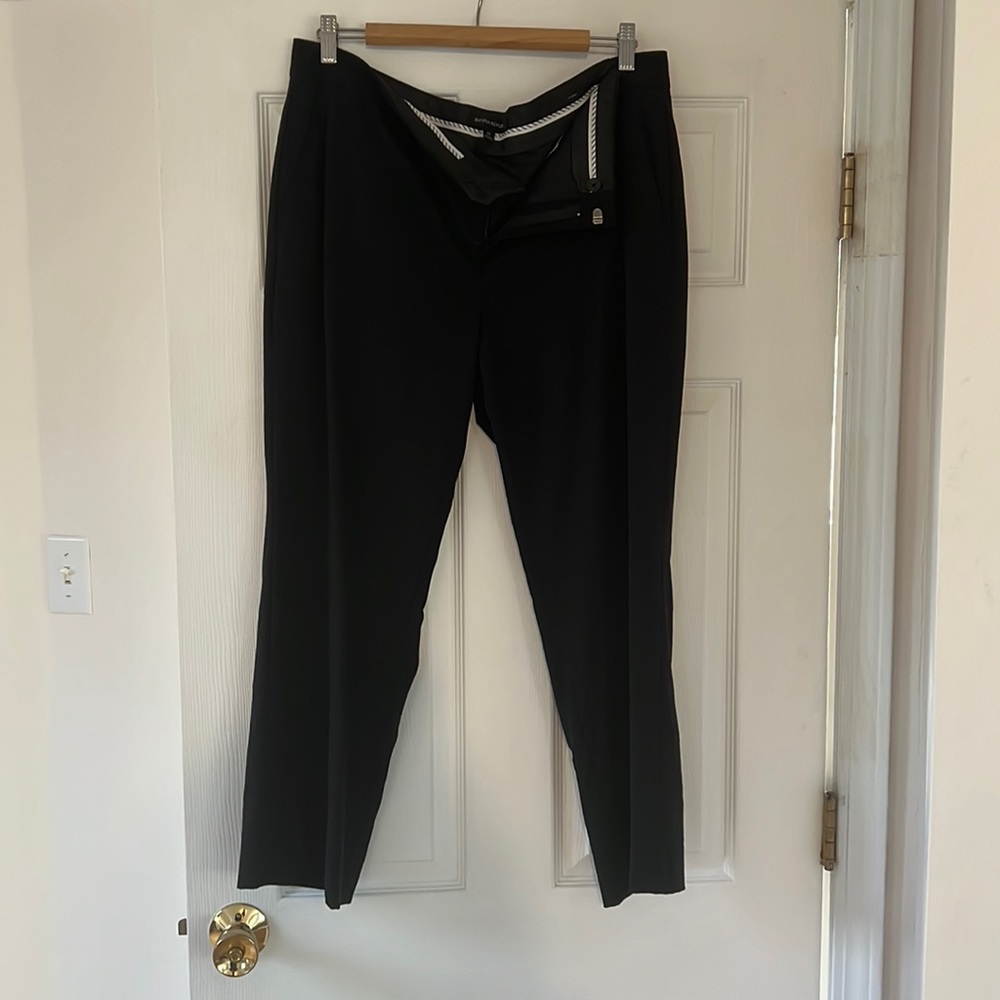 Cropped black dress pants